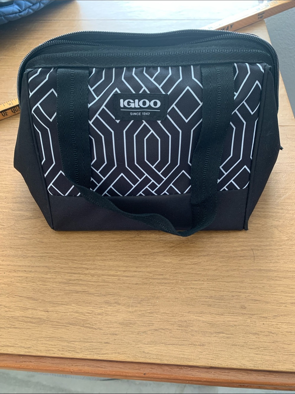 Igloo Black and White Geometric Toiletry Bag